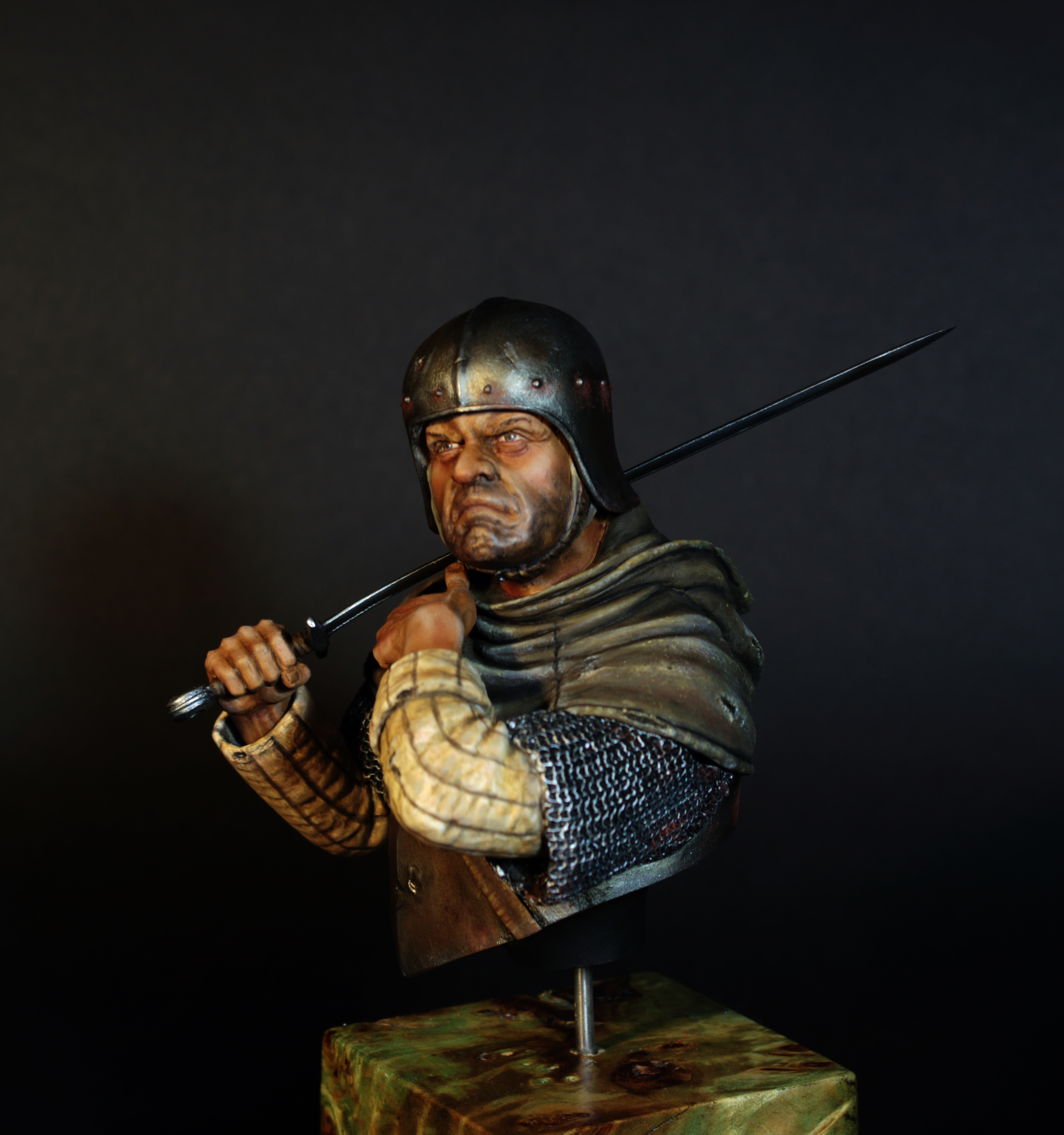 MEDIEVAL INFANTRYMAN | planetFigure | Miniatures