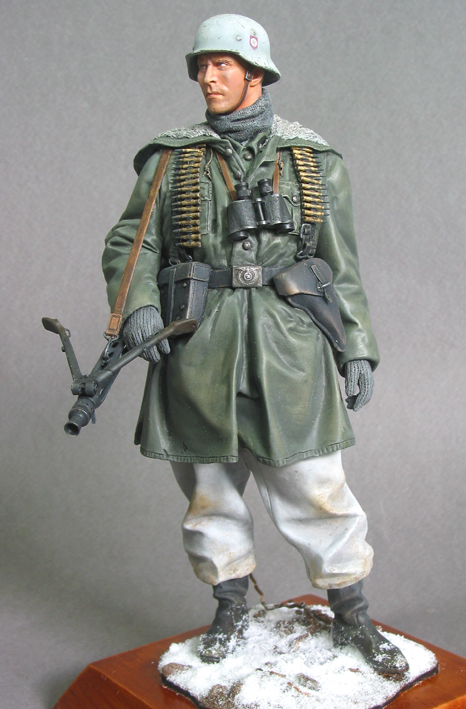 200mm SS Machine Gunner | planetFigure | Miniatures