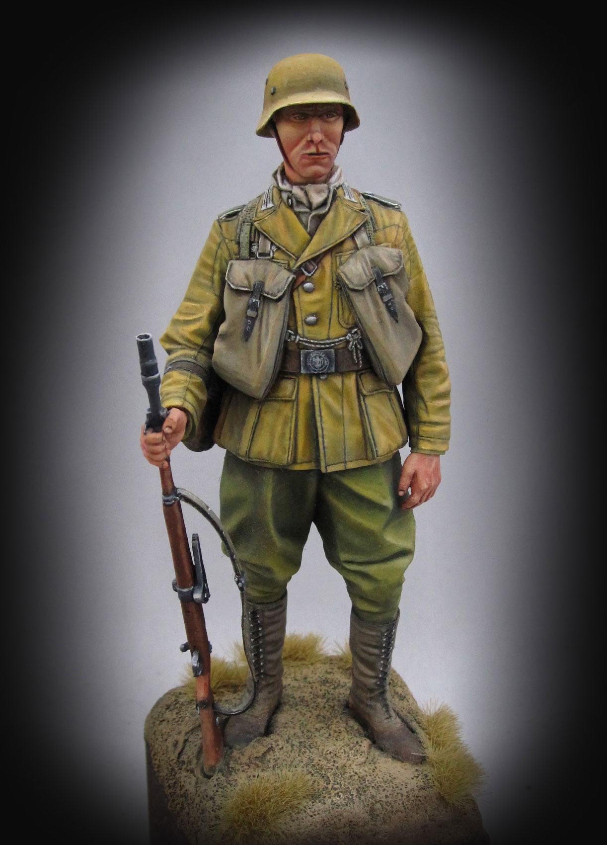 Completed Critique - Deutsche Afrika Korps Grenadier (ALPINE MINIATURES ...