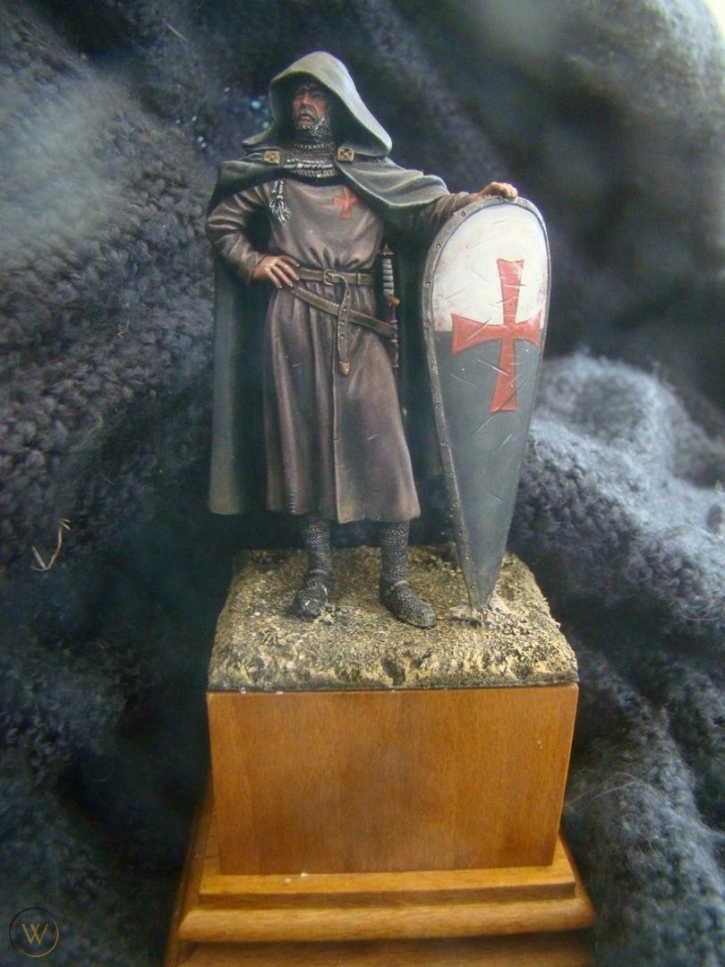 templar knight figure